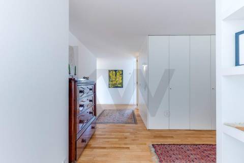 Excelente apartamento T4  situado em  localização" Premium" junto ao Parque da Cidade