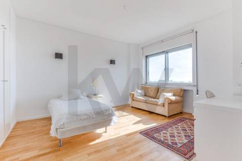 Excelente apartamento T4  situado em  localização" Premium" junto ao Parque da Cidade