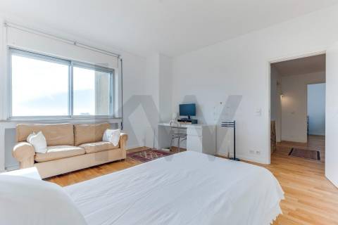 Excelente apartamento T4  situado em  localização" Premium" junto ao Parque da Cidade