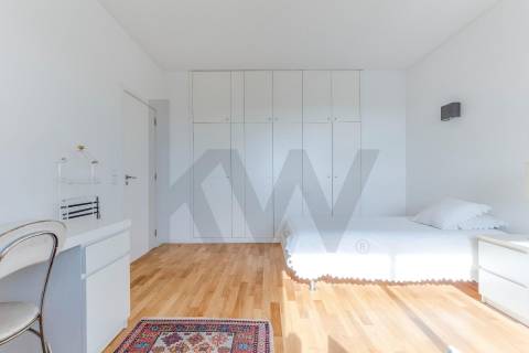 Excelente apartamento T4  situado em  localização" Premium" junto ao Parque da Cidade