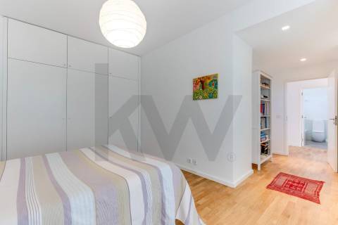 Excelente apartamento T4  situado em  localização" Premium" junto ao Parque da Cidade