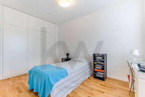 Excelente apartamento T4  situado em  localização" Premium" junto ao Parque da Cidade