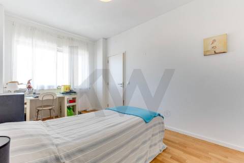 Excelente apartamento T4  situado em  localização" Premium" junto ao Parque da Cidade