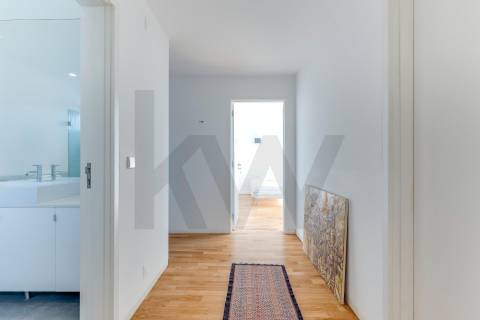 Excelente apartamento T4  situado em  localização" Premium" junto ao Parque da Cidade