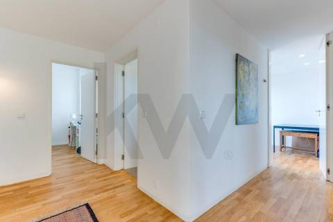 Excelente apartamento T4  situado em  localização" Premium" junto ao Parque da Cidade