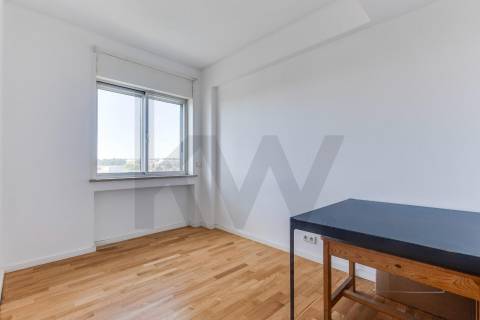 Excelente apartamento T4  situado em  localização" Premium" junto ao Parque da Cidade