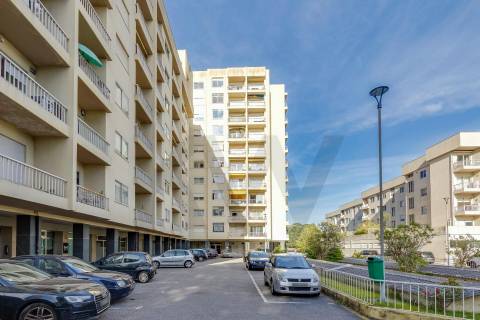 Excelente apartamento T4  situado em  localização" Premium" junto ao Parque da Cidade