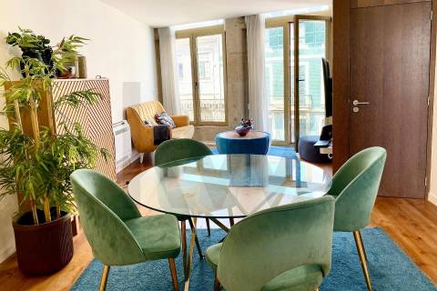 T2 Duplex com Varanda | Excelente Exposição Solar | Junto à Estação de Campanhã