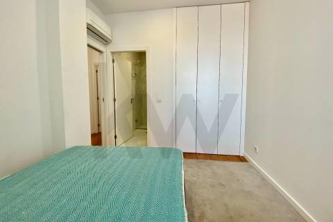 T2 Duplex com Varanda | Excelente Exposição Solar | Junto à Estação de Campanhã