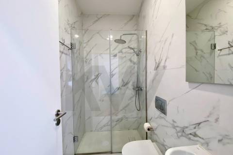 T2 Duplex com Varanda | Excelente Exposição Solar | Junto à Estação de Campanhã