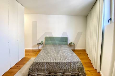 T2 Duplex com Varanda | Excelente Exposição Solar | Junto à Estação de Campanhã