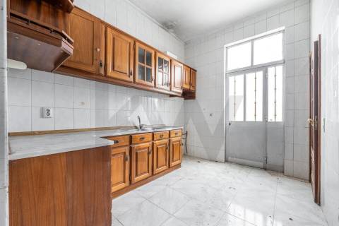 🏡 Moradia Térrea para Reabilitar no Centro de Leça da Palmeira