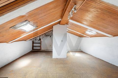 🏡 Moradia Térrea para Reabilitar no Centro de Leça da Palmeira