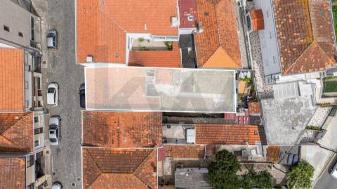 🏡 Moradia Térrea para Reabilitar no Centro de Leça da Palmeira