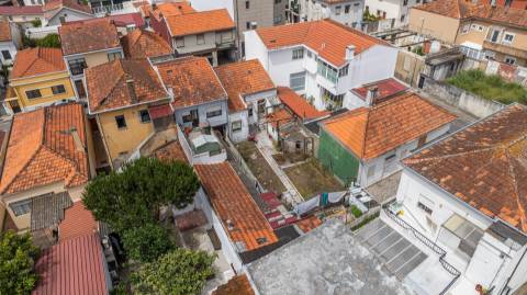 🏡 Moradia Térrea para Reabilitar no Centro de Leça da Palmeira
