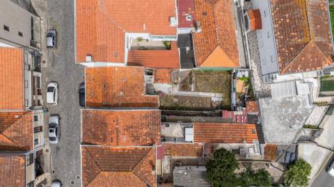 🏡 Moradia Térrea para Reabilitar no Centro de Leça da Palmeira
