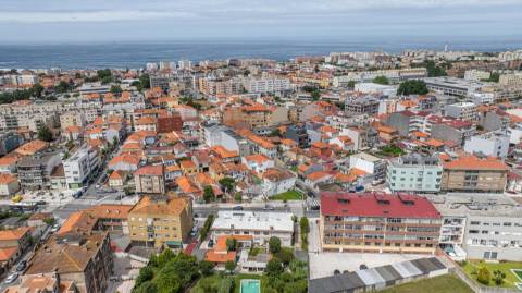 🏡 Moradia Térrea para Reabilitar no Centro de Leça da Palmeira