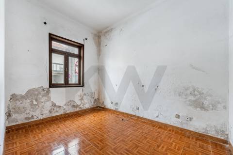 🏡 Moradia Térrea para Reabilitar no Centro de Leça da Palmeira