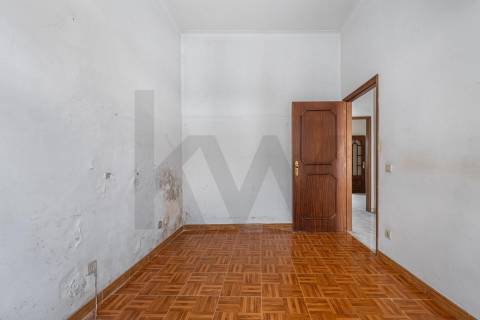🏡 Moradia Térrea para Reabilitar no Centro de Leça da Palmeira