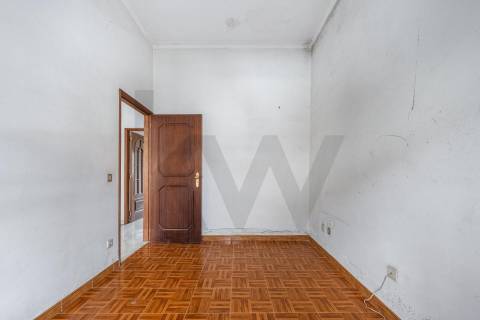 🏡 Moradia Térrea para Reabilitar no Centro de Leça da Palmeira