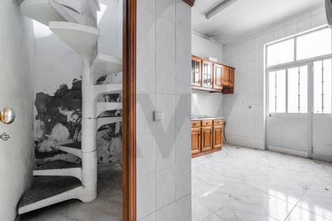 🏡 Moradia Térrea para Reabilitar no Centro de Leça da Palmeira