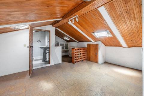 🏡 Moradia Térrea para Reabilitar no Centro de Leça da Palmeira