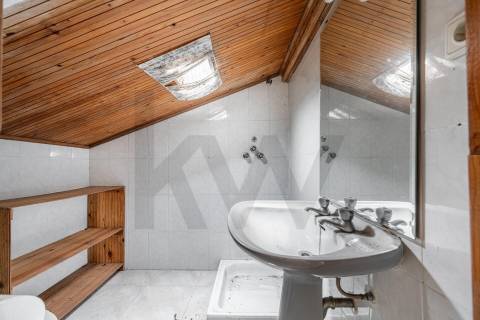 🏡 Moradia Térrea para Reabilitar no Centro de Leça da Palmeira