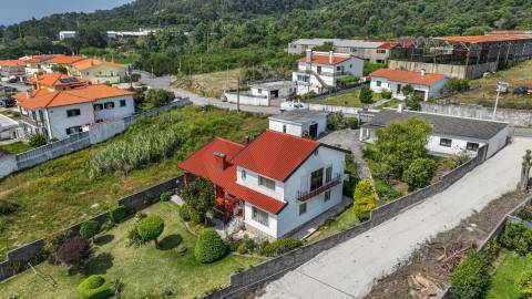 Moradia T5 (mais uma T2) com vista mar em Vila Praia de Âncora - Caminha