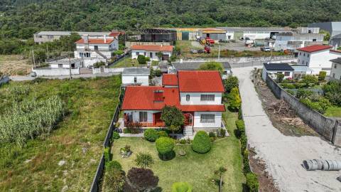 Moradia T5 (mais uma T2) com vista mar em Vila Praia de Âncora - Caminha