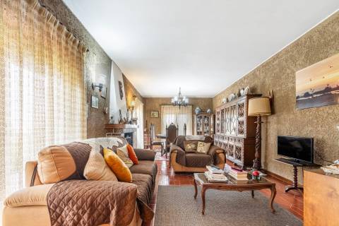 Moradia T5 (mais uma T2) com vista mar em Vila Praia de Âncora - Caminha