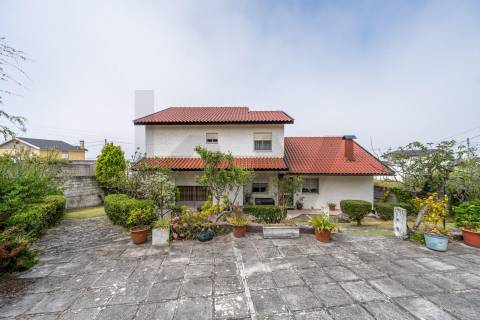 Moradia T5 (mais uma T2) com vista mar em Vila Praia de Âncora - Caminha