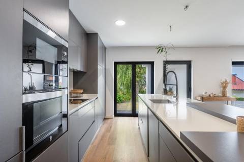 Moradia T5 (mais uma T2) com vista mar em Vila Praia de Âncora - Caminha