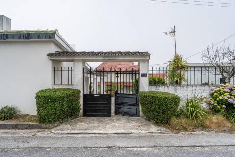 Moradia T5 (mais uma T2) com vista mar em Vila Praia de Âncora - Caminha