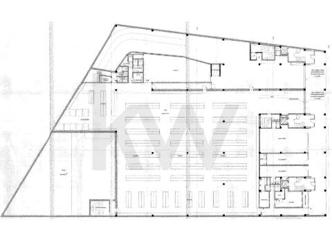 Loja + Parque de estacionamento público na Avenida da República, Gaia