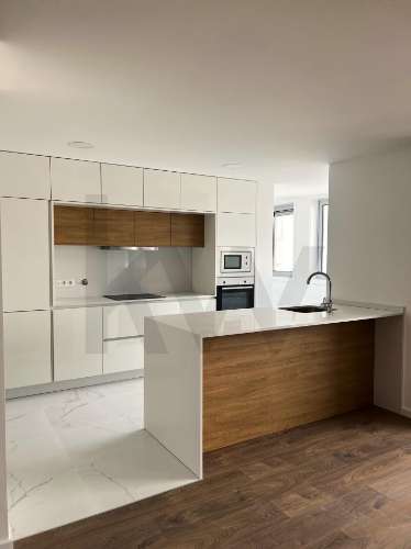 Fantástico Apartamento T3 na Póvoa de Varzim, com enorme varanda.