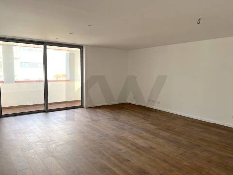 Fantástico Apartamento T3 na Póvoa de Varzim, com enorme varanda.