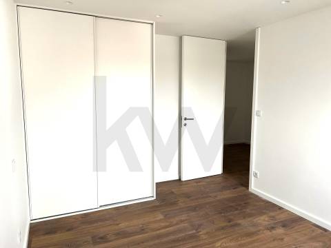 Fantástico Apartamento T3 na Póvoa de Varzim, com enorme varanda.