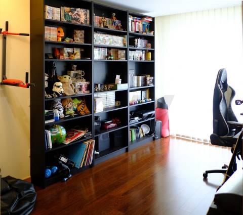 T4 com Garagem Privada e Vista no Coração da Feira — Espaço e Localização Privilegiada 