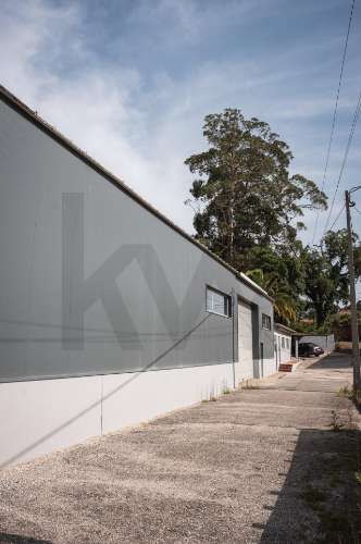 Armazém com escritórios em Vilar do Paraíso