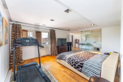 Extraordinária Moradia com Piscina de 80 m2 e Terreno de 2 400 m2 - Fermentões, Guimarães