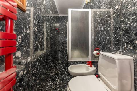 Extraordinária Moradia com Piscina de 80 m2 e Terreno de 2 400 m2 - Fermentões, Guimarães