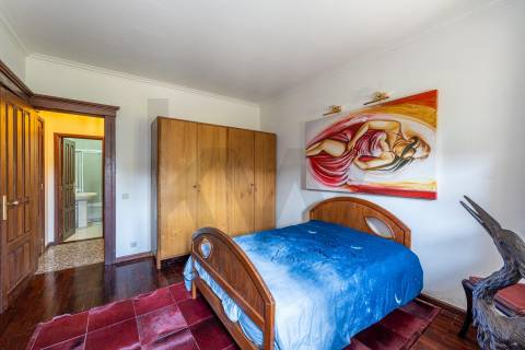 Extraordinária Moradia com Piscina de 80 m2 e Terreno de 2 400 m2 - Fermentões, Guimarães