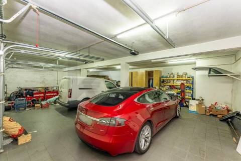 Extraordinária Moradia com Piscina de 80 m2 e Terreno de 2 400 m2 - Fermentões, Guimarães