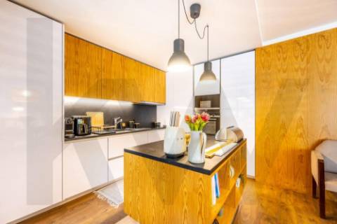 Apartamento T3 zona da Cooperativa dos Arquitetos -  completamente renovado em Aldoar 