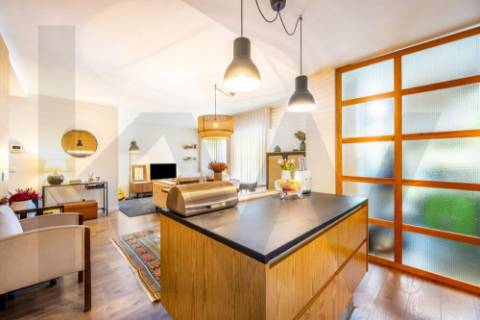 Apartamento T3 zona da Cooperativa dos Arquitetos -  completamente renovado em Aldoar 