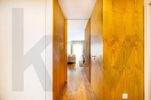 Apartamento T3 zona da Cooperativa dos Arquitetos -  completamente renovado em Aldoar 