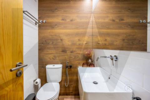 Apartamento T3 zona da Cooperativa dos Arquitetos -  completamente renovado em Aldoar 