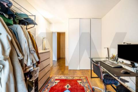 Apartamento T3 zona da Cooperativa dos Arquitetos -  completamente renovado em Aldoar 