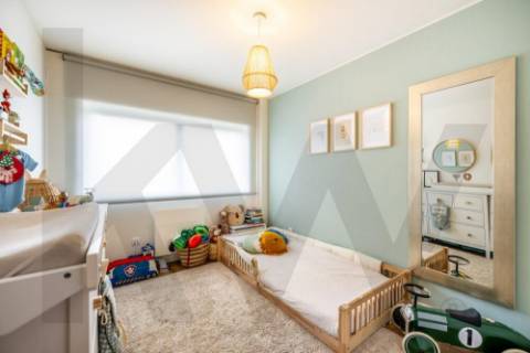 Apartamento T3 zona da Cooperativa dos Arquitetos -  completamente renovado em Aldoar 