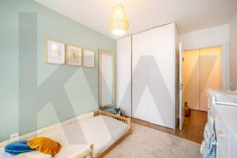 Apartamento T3 zona da Cooperativa dos Arquitetos -  completamente renovado em Aldoar 